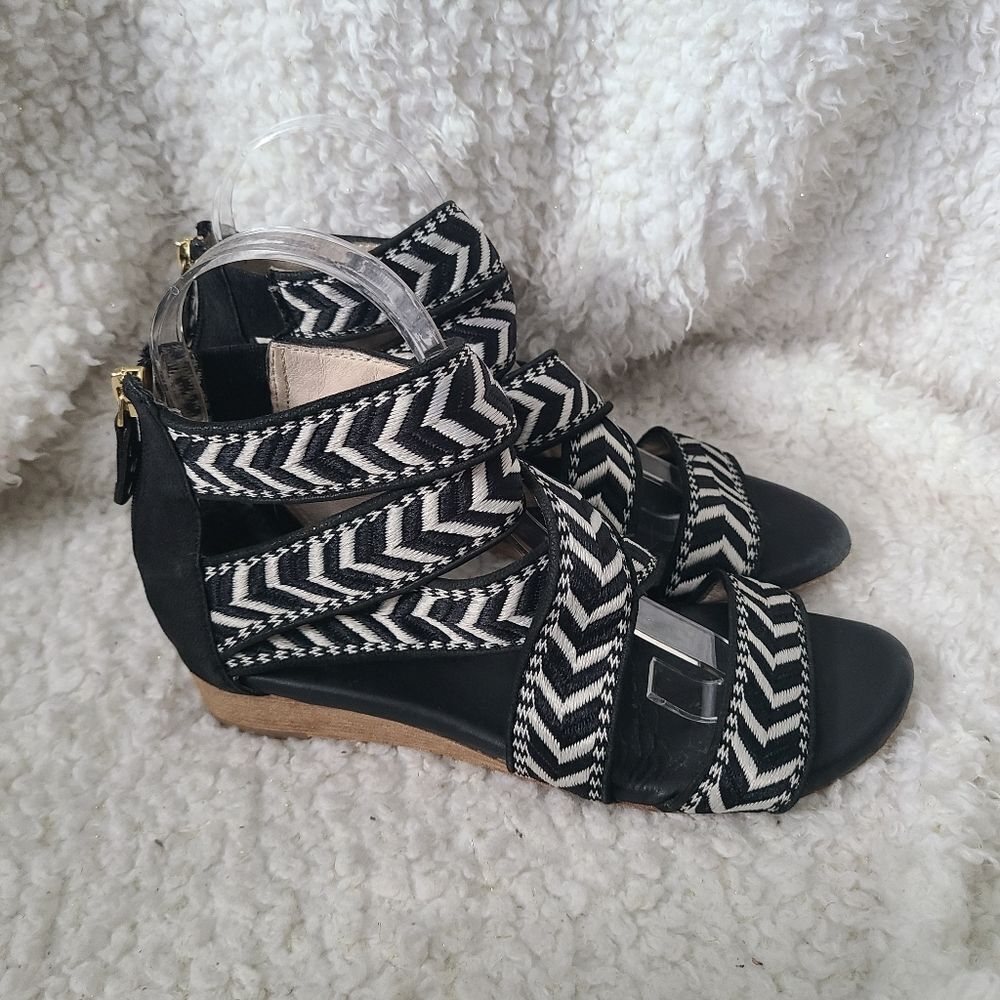 Matt Bernson Black and White Chevron Embroidered Leather Sandals size 6